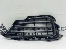 Решетка бампера Volkswagen Touareg 2014-2018 7P6853666G 2 7P5 РЕСТАЙЛИНГ, передняя правая