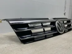 Решетка радиатора Volkswagen Tiguan 2016-2020 5NA853653 2 AD1 ДО РЕСТАЙЛИНГ