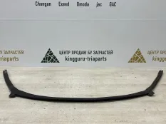 Уплотнитель капота BMW X1 2018 51767329384 F48 ДО РЕСТАЙЛИНГ 2.0 B46A20B