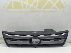 Решетка радиатора Suzuki Vitara 2014-2019 7212154P0 2 LY ДО РЕСТАЙЛИНГ