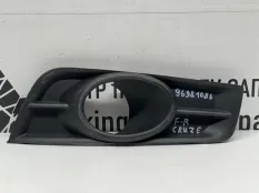 Накладка противотуманной фары Chevrolet Cruze 2008-2012 96981086 1 J300 ДО РЕСТАЙЛИНГ СЕДАН, правая