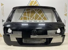 Крышка багажника Volkswagen Touareg 2014-2018 7P6827025B 2 7P5 РЕСТАЙЛИНГ