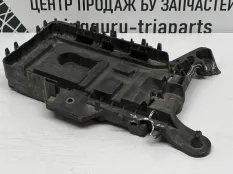 Площадка АКБ Volkswagen Caddy 2004-2010 1K0915333 3 ДО РЕСТАЙЛИНГ