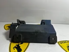 Кронштейн крепления решетки радиатора Volvo 740