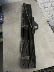 Панель радиатора верхняя Volvo 740