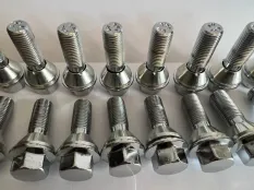 Болт колеса Volvo