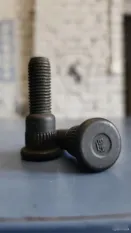 Шпилька задняя Volvo 740