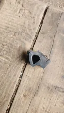 Уловитель капота Volvo 740