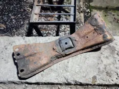 Траверса опора КПП Volvo 940