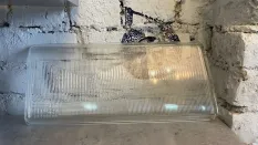 Стекло фары правое Volvo 760