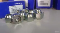 Гайка колесная Volvo 740