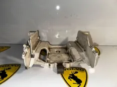 Кронштейн блока предохранителей передний Volvo 740