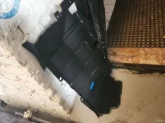 Пыльник защита двигателя Volvo 740 760 960 940