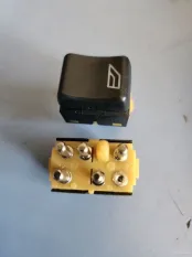 Кнопка стеклоподъемника