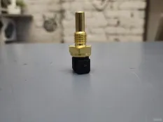 Датчик температуры охлаждающей жидкости Volvo