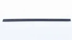 Уплотнитель стекла двери Volkswagen Polo