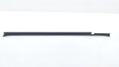Уплотнитель стекла двери Volkswagen Touareg