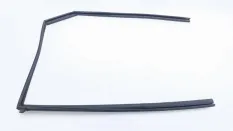 Уплотнитель стекла двери Mazda CX-7