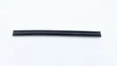 Уплотнитель двери Toyota Venza