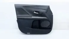 Обшивка двери Toyota Venza
