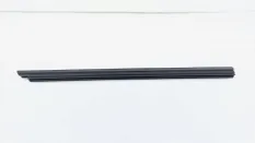 Уплотнитель стекла двери Toyota Camry