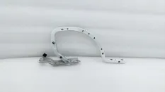 Петля крышки багажника Toyota Camry