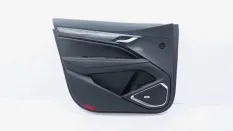 Обшивка двери Geely Tugella