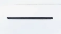 Уплотнитель стекла двери Geely Tugella
