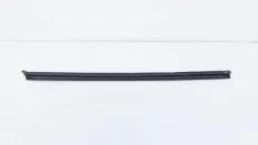 Уплотнитель стекла двери Geely Tugella