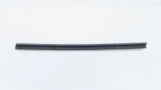 Уплотнитель стекла двери Skoda Rapid