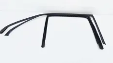 Уплотнитель стекла двери Mercedes-Benz GLE-Class