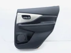 Обшивка двери Nissan Murano