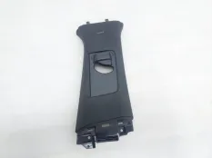 Обшивка центральной стойки LiXiang L7