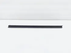 Уплотнитель стекла двери LiXiang L7