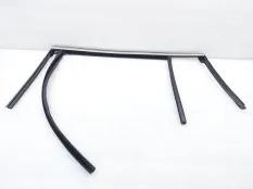 Уплотнитель стекла двери LiXiang L7
