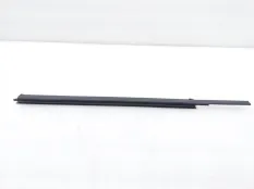 Уплотнитель стекла двери LiXiang L7