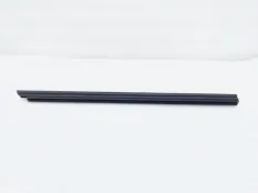 Уплотнитель стекла двери Toyota Camry