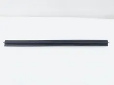 Уплотнитель двери Toyota Camry