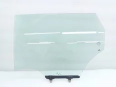 Стекло двери Nissan Qashqai