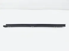 Уплотнитель стекла двери Toyota Camry