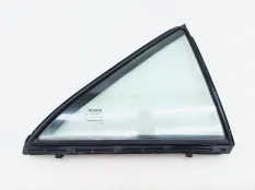 Форточка двери Toyota Camry