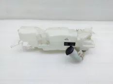 Бачок омывателя Toyota Land Cruiser