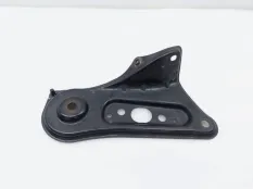 Кронштейн подрамника Toyota Camry