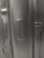 Капот Toyota Land Cruiser