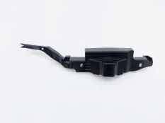 Кожух замка капота Toyota Land Cruiser