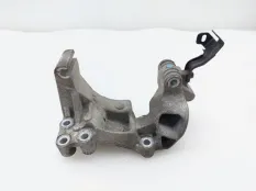 Кронштейн компрессора кондиционера Kia K5