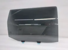 Стекло двери Mitsubishi Pajero Sport