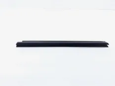 Уплотнитель стекла двери Mazda CX-5