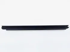 Уплотнитель стекла двери Mazda CX-5