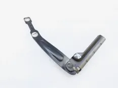 Петля капота Nissan Terrano